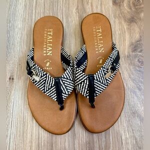 Italian Shoemakers Women’s Black & Cream Colorblock Slip-On Sandals Size 6.5 LNC